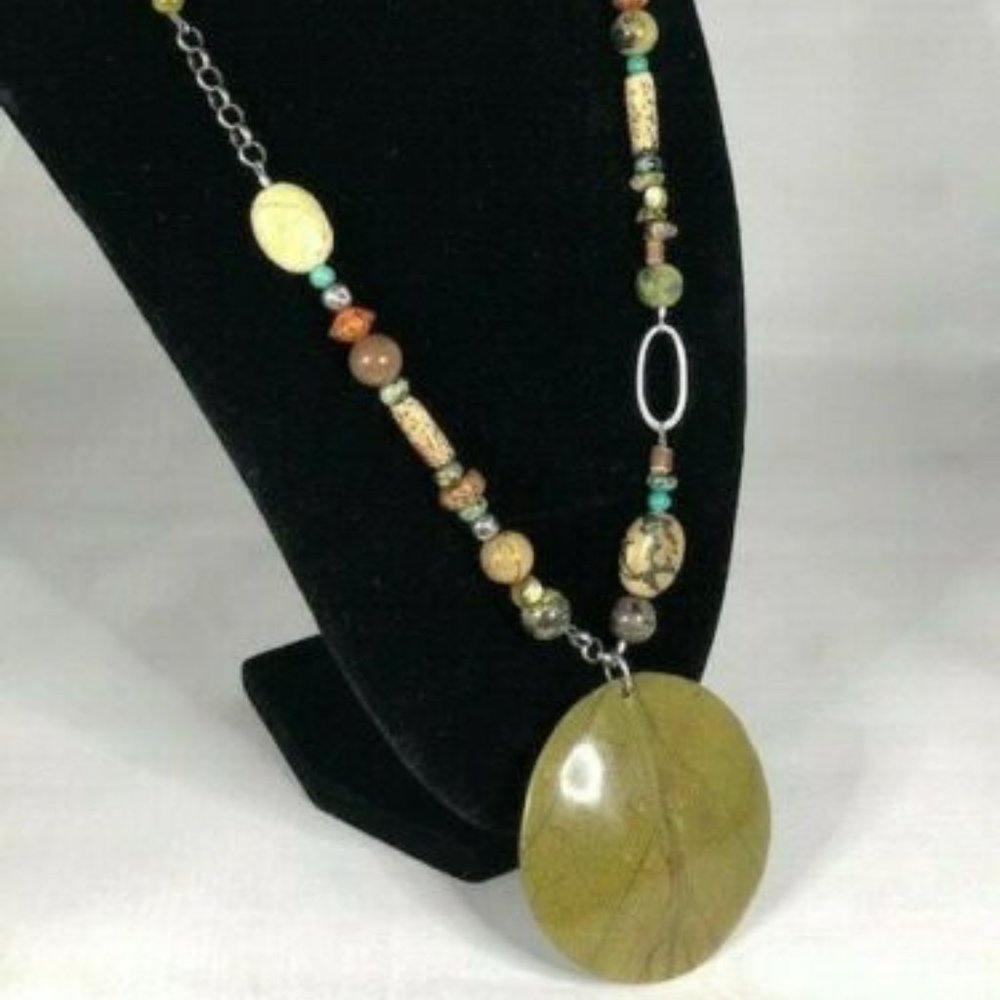 Silpad Silver Kabkaban Wood Leaf Pendant Necklace
